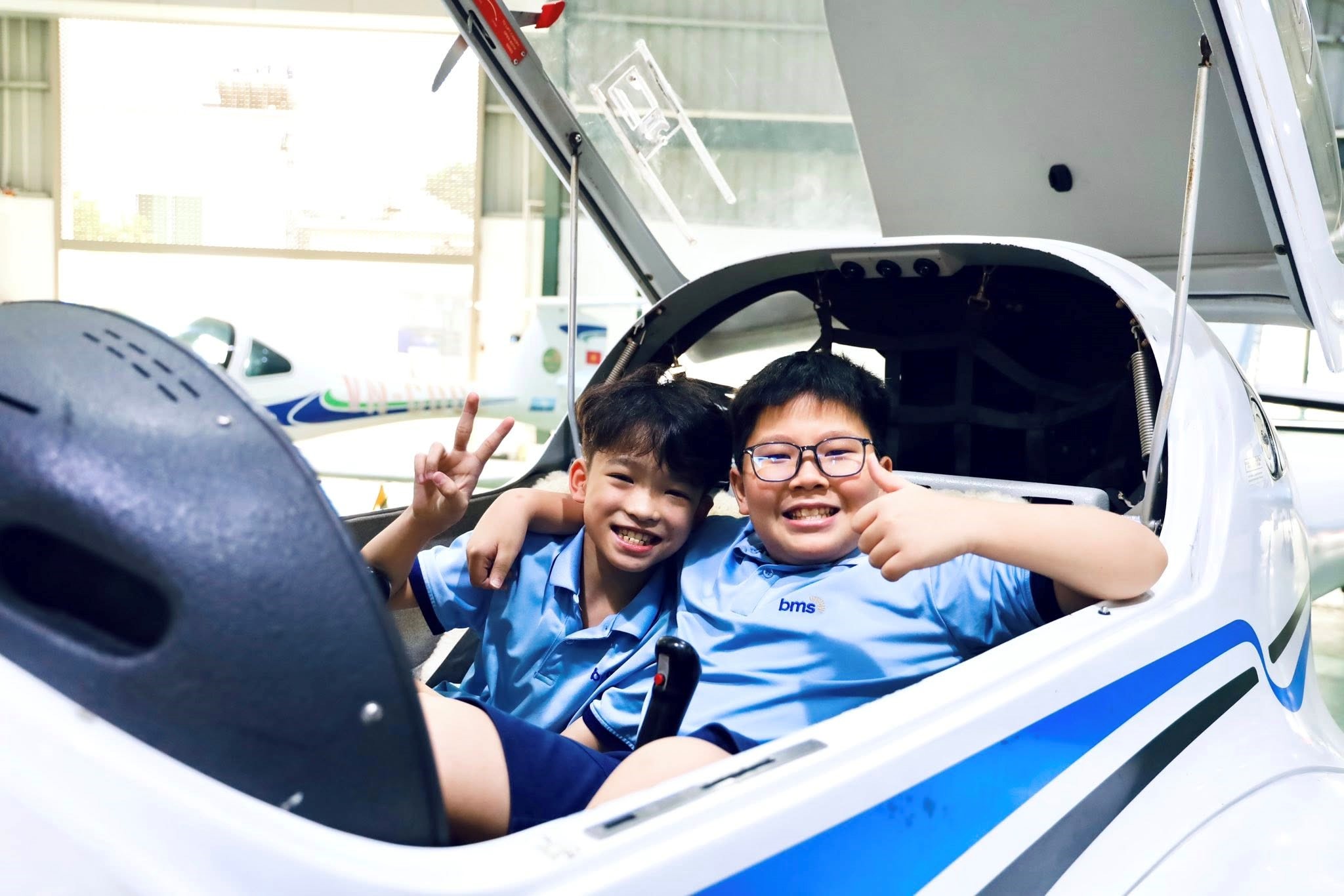 AESC Welcomes 200+ Ban Mai School Students: Inspiring the Next Generation of Aviators